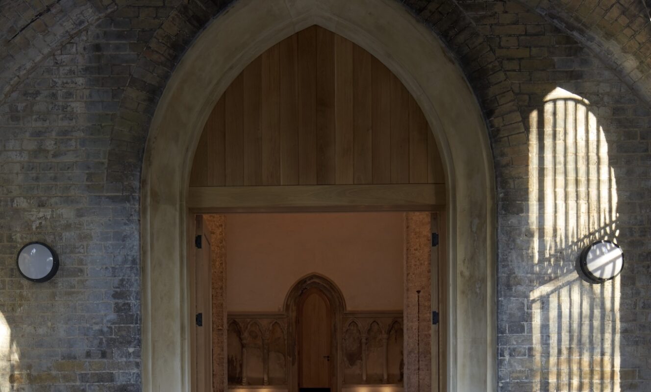 Abney Park Chapel ext front entrance